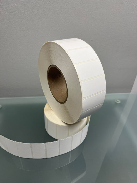 Étiquettes 2" x 1" blanches, Transfert thermal, colle permanente. SKU#23014